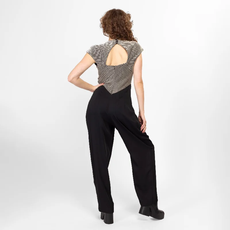 Medium 80s Black & White Striped Keyhole Back Jumpsuit Size 8